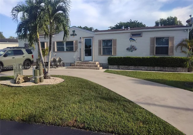 Photo 1 of Manufactured home for sale at 35303 Sw 180th Avenue 351 352, Homestead, FL 33034 | MLS# A12080379 | Listing updated on 2026-09-02