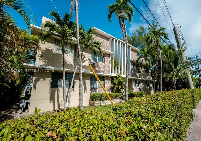 Photo 3 of Condo for sale at 4730 Pine Tree Dr #17, Miami Beach, FL 33140 | MLS# A12080684 | Listing updated on 2026-09-01