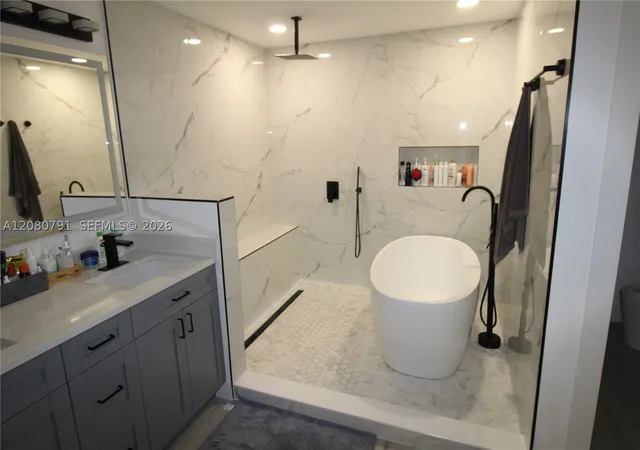 Photo 3 of Single family home for sale at 21340 Sw 94th Avenue, Cutler Bay, FL 33189 | MLS# A12080791 | Listing updated on 2026-09-01