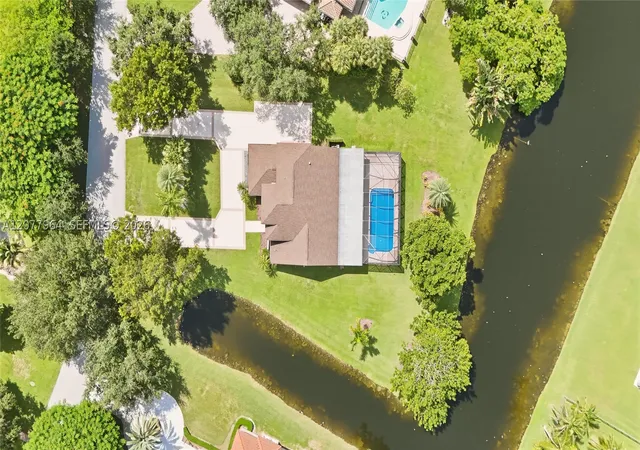 Photo 3 of Single family home for sale at 3151 Sw 133rd Terrace, Davie, FL 33330 | MLS# A12077964 | Listing updated on 2026-09-10