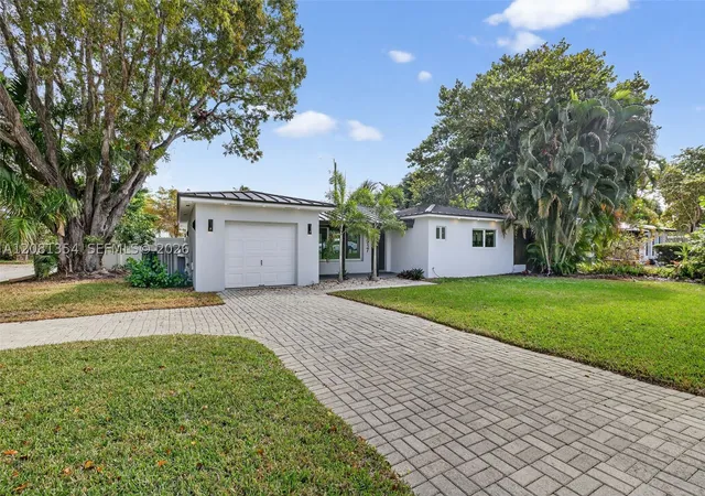 Photo 4 of Single family home for sale at 1917 N Swinton Ave, Delray Beach, FL 33444 | MLS# A12081354 | Listing updated on 2026-09-01
