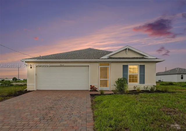 Photo 1 of Single family home for sale at 9012 W Justice Cir, La Belle, FL 33935 | MLS# A12081383 | Listing updated on 2026-09-08