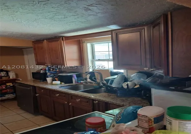 Photo 2 of Single family home for sale at 5424 Blue Grass St, Orlando, FL 32810 | MLS# A12081432 | Listing updated on 2026-09-02