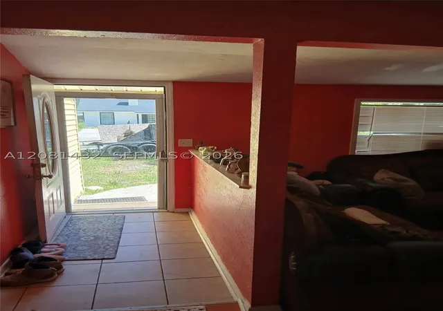 Photo 4 of Single family home for sale at 5424 Blue Grass St, Orlando, FL 32810 | MLS# A12081432 | Listing updated on 2026-09-02