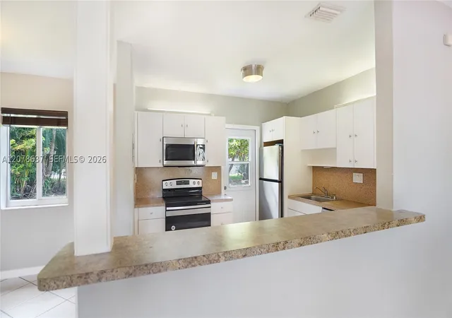 Photo 4 of Single family home for sale at 903 NE 2nd Street, Hallandale Beach, FL 33009 | MLS# A12078637 | Listing updated on 2026-09-11
