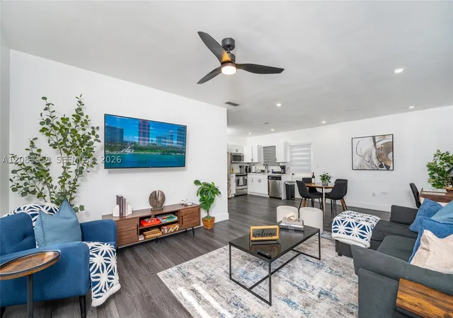 Listing Photo 4 - Condo for sale in building located at 1704 S Le Jeune Rd, Coral Gables, FL 33134