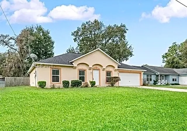 Photo 2 of Single family home for sale at 42 Pecan Loop, Ocala, FL 34472 | MLS# A12081469 | Listing updated on 2026-09-01