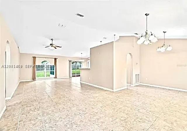 Photo 4 of Single family home for sale at 42 Pecan Loop, Ocala, FL 34472 | MLS# A12081469 | Listing updated on 2026-09-01