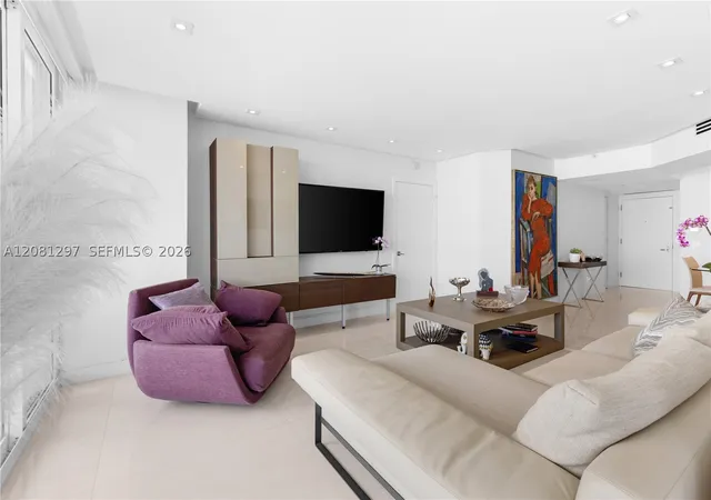Photo 3 of Condo for sale at 21055 Yacht Clb Dr #2807, Aventura, FL 33180 | MLS# A12081297 | Listing updated on 2026-09-02