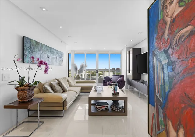 Photo 4 of Condo for sale at 21055 Yacht Clb Dr #2807, Aventura, FL 33180 | MLS# A12081297 | Listing updated on 2026-09-02