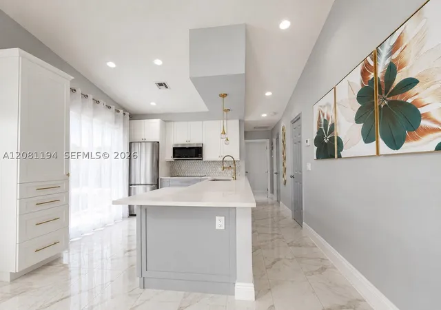 Photo 3 of Single family home for sale at 6100 Bear Crk Ct, Lake Worth, FL 33467 | MLS# A12081194 | Listing updated on 2026-09-02