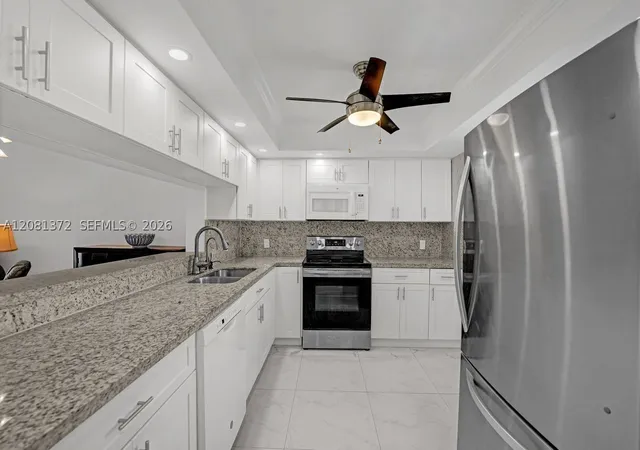Photo 3 of Condo for sale at 170 Se 5th Avenue #405, Dania Beach, FL 33004 | MLS# A12081372 | Listing updated on 2026-09-02