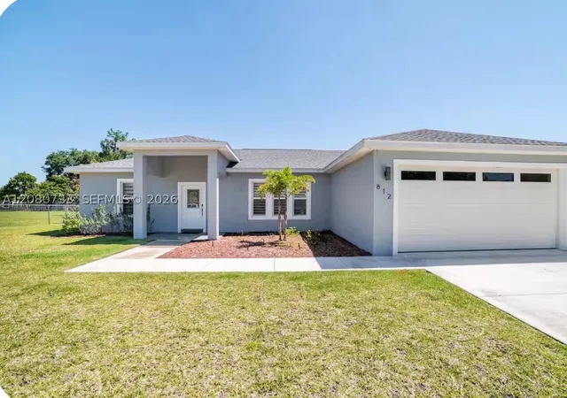 Single family home for sale at 812 Lake Betty Dr, Lake Placid, FL 33852 | MLS# A12080733