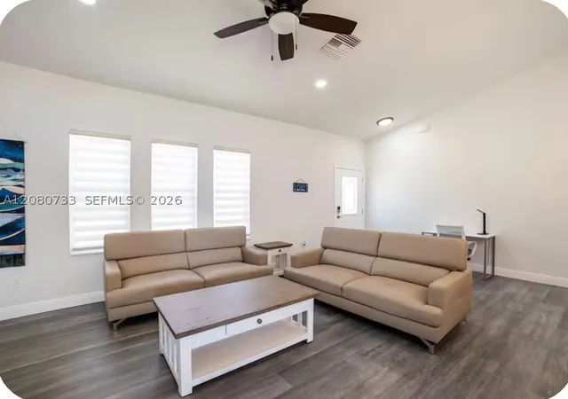 Photo 3 of Single family home for sale at 812 Lake Betty Dr, Lake Placid, FL 33852 | MLS# A12080733 | Listing updated on 2026-09-02