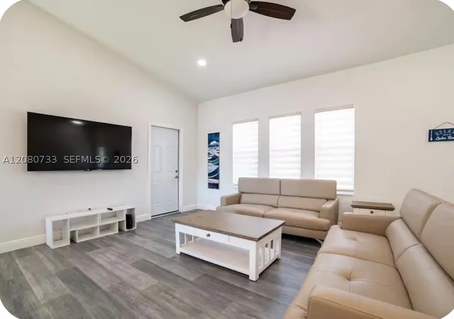 Photo 3 of Single family home for sale at 812 Lake Betty Dr, Lake Placid, FL 33852 | MLS# A12080733 | Listing updated on 2026-09-02