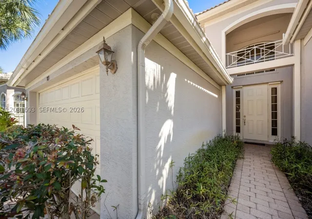Photo 2 of Single family home for sale at 303 Nw Somerset Cir, Port St Lucie, FL 34983 | MLS# A12081603 | Listing updated on 2026-09-02