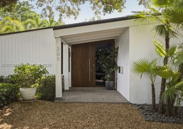 Photo 1 of Sale Pending at 205 S Shore Dr, Miami, FL 33133 | MLS# A12078853 | Listing updated on 2026-09-21