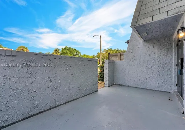 Photo 4 of Townhouse for sale at 7402 NW 75th Street, Tamarac, FL 33321 | MLS# A12081164 | Listing updated on 2026-09-15