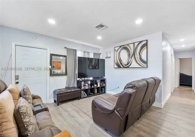 Photo 3 of Single family home for sale at 1510 N 68th Avenue, Hollywood, FL 33024 | MLS# A12080098 | Listing updated on 2026-09-02