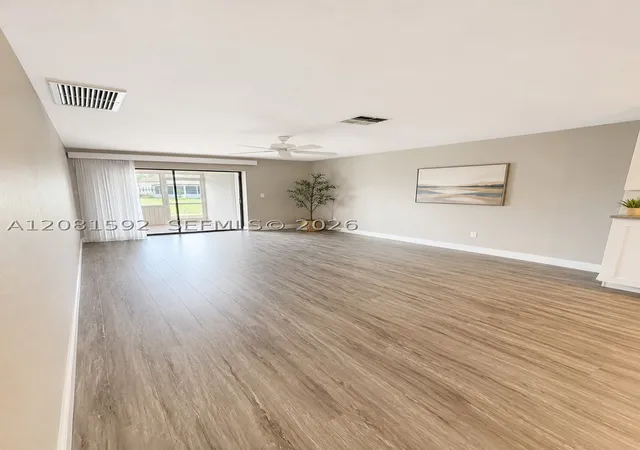 Photo 2 of Single family home for sale at 3728 Catalina Dr, Sebring, FL 33872 | MLS# A12081592 | Listing updated on 2026-09-02