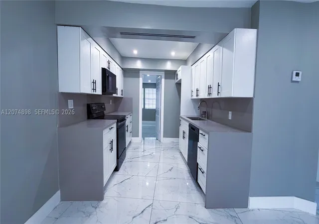 Photo 4 of Single family home for sale at 515 S 61st Terrace, Hollywood, FL 33023 | MLS# A12074898 | Listing updated on 2026-09-02
