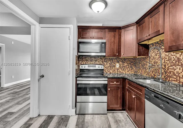Photo 3 of Condo for sale at 4158 Inverrary Dr #503, Lauderhill, FL 33319 | MLS# A12081819 | Listing updated on 2026-09-02