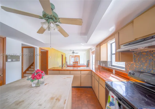 Photo 3 of Single family home for sale at 576 Marshall Rd, West Palm Beach, FL 33413 | MLS# A12081791 | Listing updated on 2026-09-17