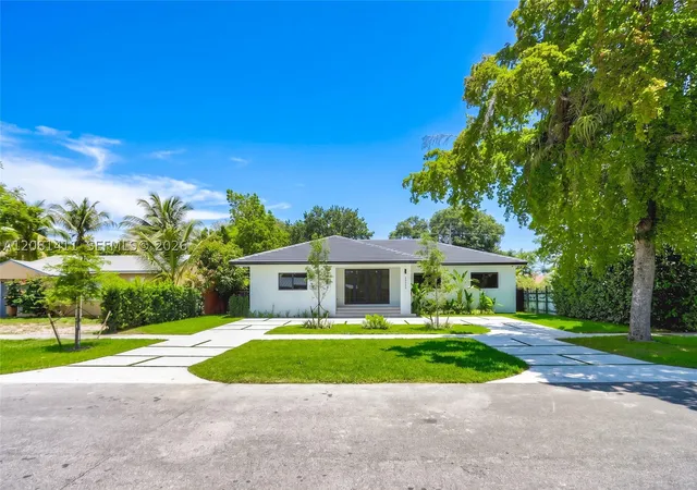 Photo 1 of Single family home for sale at 6853 S Waterway Dr, Miami, FL 33155 | MLS# A12081411 | Listing updated on 2026-09-10