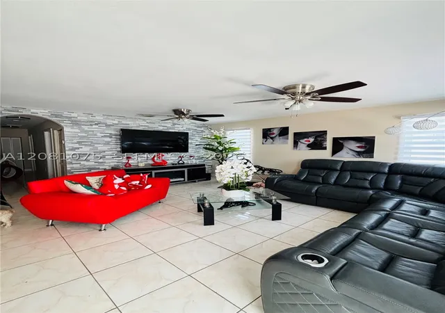 Photo 4 of Single family home for sale at 502 NW 7th Avenue, Homestead, FL 33030 | MLS# A12081075 | Listing updated on 2026-09-02