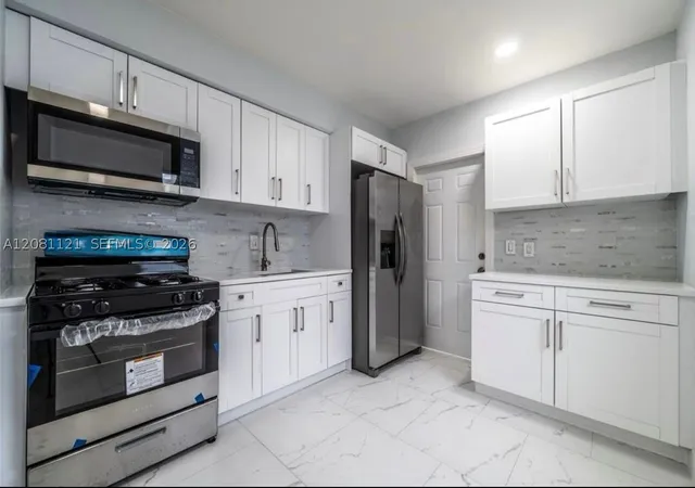 Photo 1 of Single family home for sale at 425 Nw 14th Way, Fort Lauderdale, FL 33311 | MLS# A12081121 | Listing updated on 2026-09-02