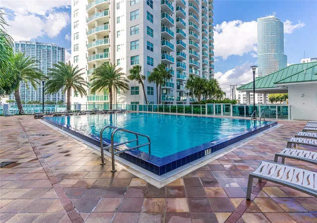 Photo 2 of Condo for sale at 41 Se 5th Street #1117, Miami, FL 33131 | MLS# A12078551 | Listing updated on 2026-09-10