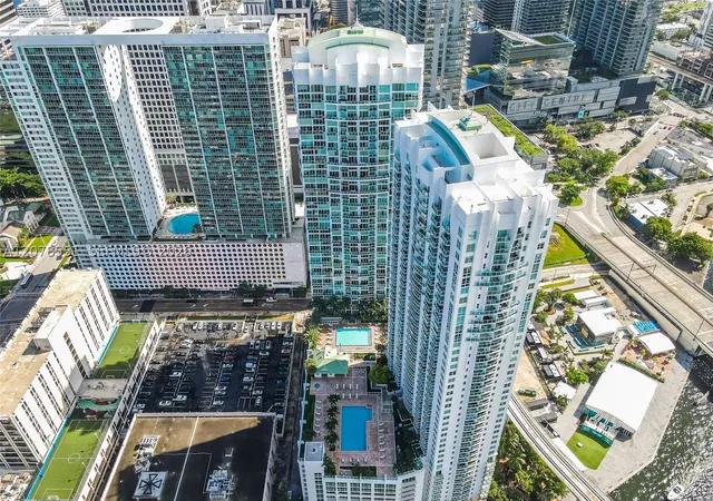Photo 4 of Condo for sale at 41 SE 5th Street #1117, Miami, FL 33131 | MLS# A12078551 | Listing updated on 2026-09-10