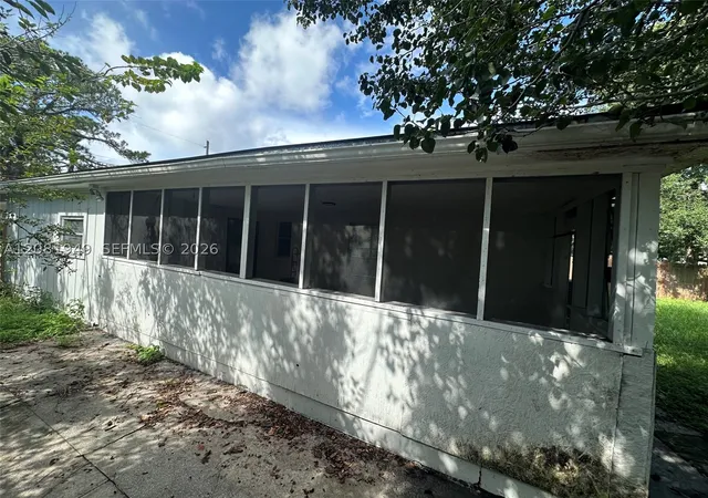 Photo 3 of Single family home for sale at 5033 Lexington Ave, Jacksonville, FL 32210 | MLS# A12081949 | Listing updated on 2026-09-03