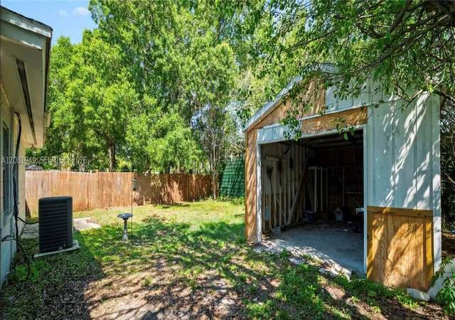 Photo 4 of Single family home for sale at 5033 Lexington Ave, Jacksonville, FL 32210 | MLS# A12081949 | Listing updated on 2026-09-03
