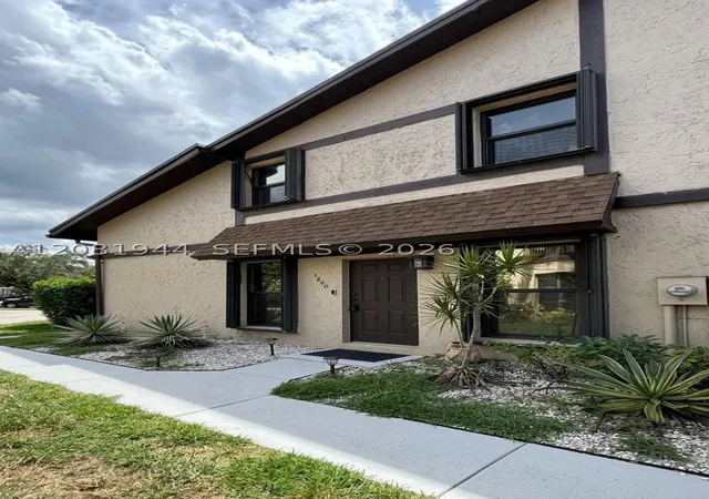 Photo 2 of Townhouse for sale at 1840 Bayberry Dr, Pembroke Pines, FL 33024 | MLS# A12081944 | Listing updated on 2026-09-08