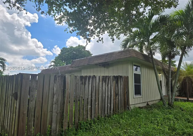 Photo 3 of Single family home for sale at 7912 NW 73rd Avenue, Tamarac, FL 33321 | MLS# A12080435 | Listing updated on 2026-09-09
