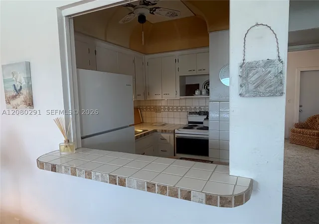 Photo 4 of House for sale at 851 Atlantic Shrs Blvd #219, Hallandale Beach, FL 33009 | MLS# A12080291 | Listing updated on 2026-09-02