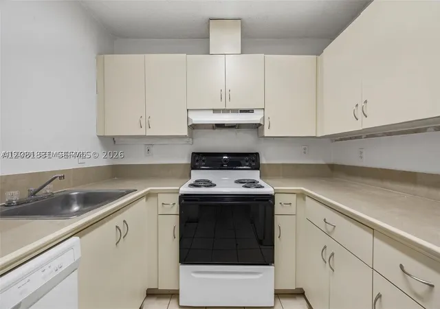 Photo 3 of Townhouse for sale at 8421 Sw 209th Street #8421, Cutler Bay, FL 33189 | MLS# A12081831 | Listing updated on 2026-09-02