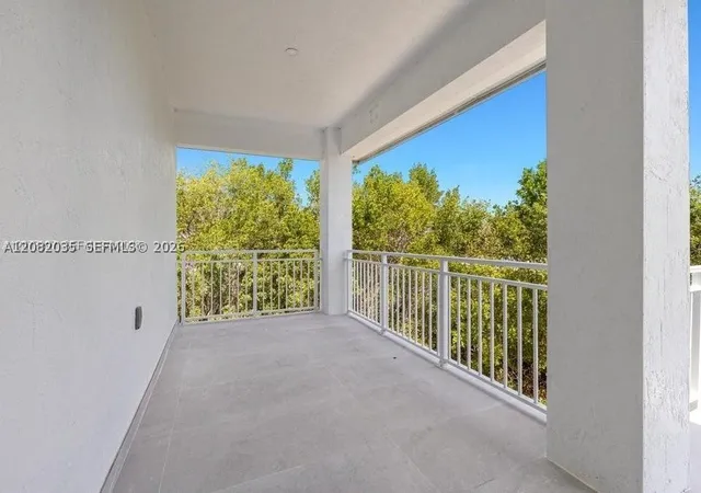 Photo 4 of Single family home for sale at 31441 Ave F, Big Pine, FL 33043 | MLS# A12082035 | Listing updated on 2026-09-08