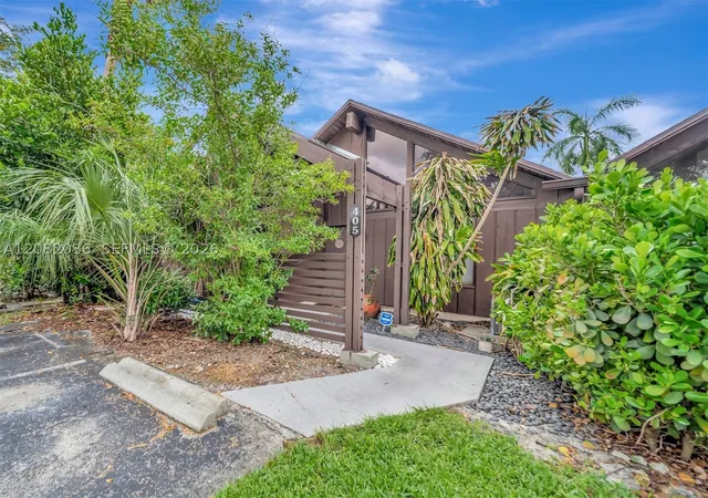 Photo 1 of Condo for sale at 405 N University Dr #3-12, Plantation, FL 33324 | MLS# A12082036 | Listing updated on 2026-09-02