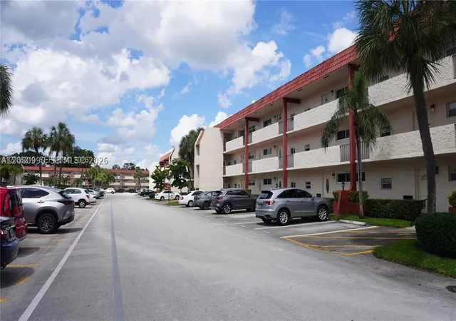 Photo 3 of Condo for sale at 800 S Hollybrook Dr #305, Pembroke Pines, FL 33025 | MLS# A12080990 | Listing updated on 2026-09-02