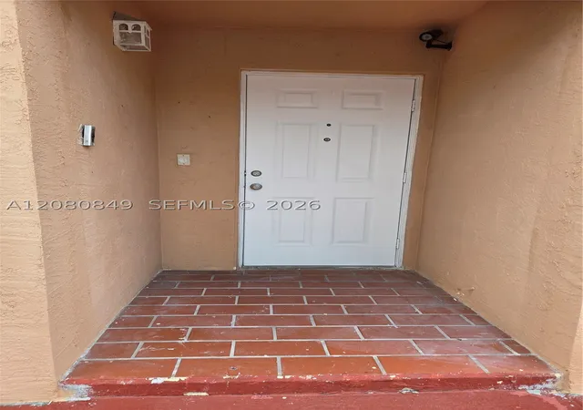 Photo 3 of Townhouse for sale at 306 Nw 114th Avenue #3-101, Sweetwater, FL 33172 | MLS# A12080849 | Listing updated on 2026-09-04