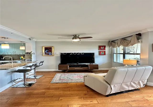 Listing Photo 5 - Condo for sale in building located at 13800 Sw 5Th Ct, Pembroke Pines, FL 33027 - Unit #311M