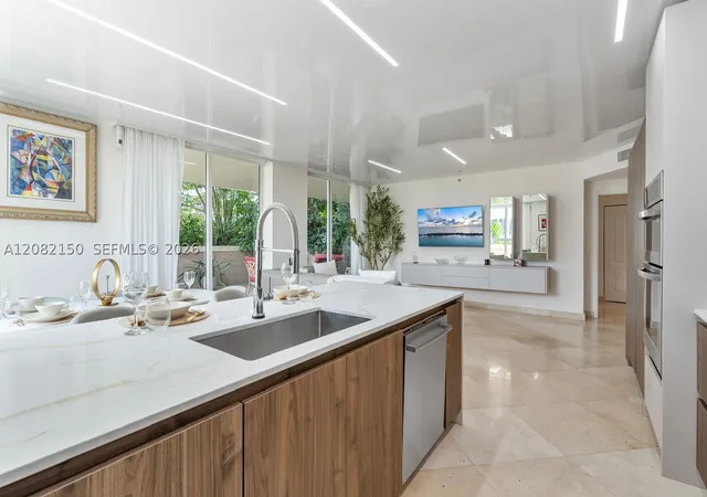 Listing Photo 4 - Condo for sale in building located at 17555 Atlantic Blvd, Miami, FL 33160 - Unit #508