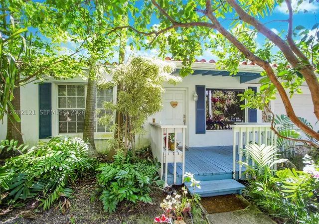Photo 1 of Single family home for sale at 119 Harbor Dr, Key Biscayne, FL 33149 | MLS# A12082121 | Listing updated on 2026-09-15