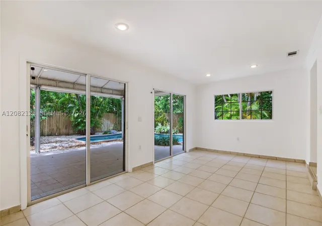 Photo 4 of Single family home for sale at 119 Harbor Dr, Key Biscayne, FL 33149 | MLS# A12082121 | Listing updated on 2026-09-15