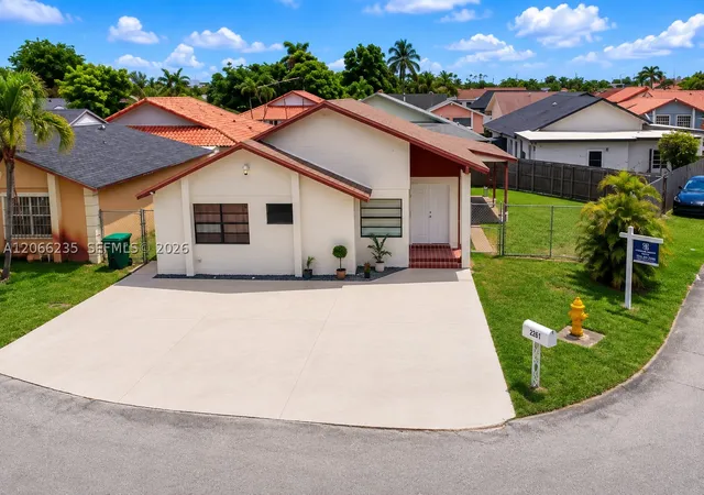 Photo 3 of Single family home for sale at 764 Sw 99th Court Cir, Miami, FL 33174 | MLS# A12066235 | Listing updated on 2026-09-02