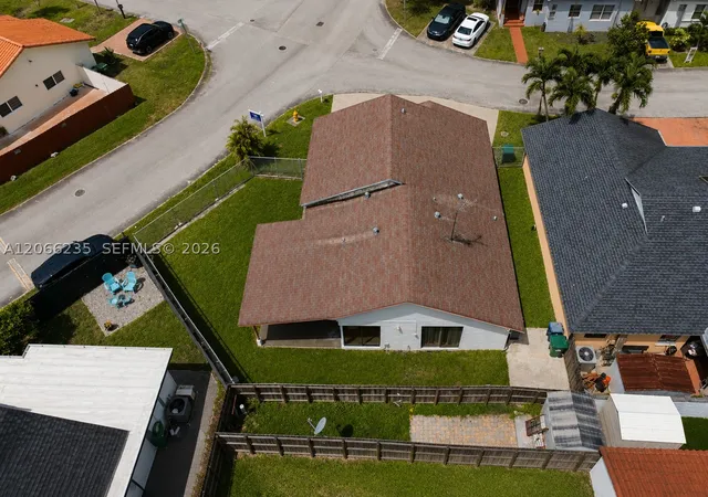 Photo 4 of Single family home for sale at 764 SW 99th Court Cir, Miami, FL 33174 | MLS# A12066235 | Listing updated on 2026-09-02
