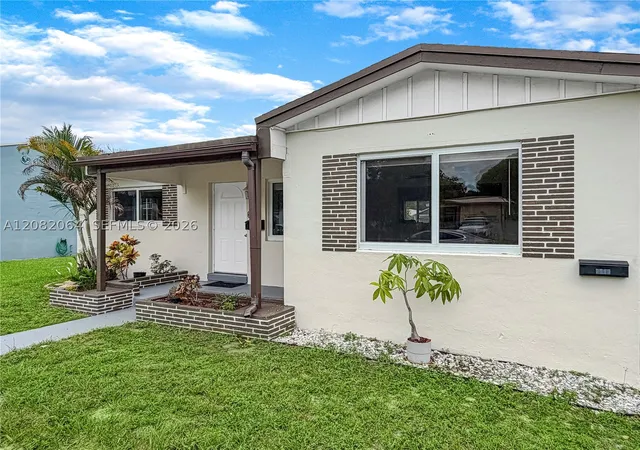 Photo 2 of Single family home for sale at 2728 Dewey St, Hollywood, FL 33020 | MLS# A12082064 | Listing updated on 2026-09-02