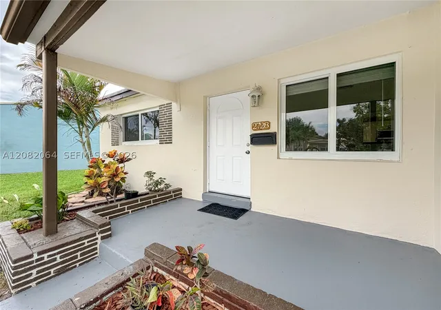 Photo 3 of Single family home for sale at 2728 Dewey St, Hollywood, FL 33020 | MLS# A12082064 | Listing updated on 2026-09-02